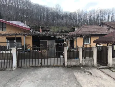 Resita Casa Muncitoresc Zona Fosta Baie Comunala - foto 18