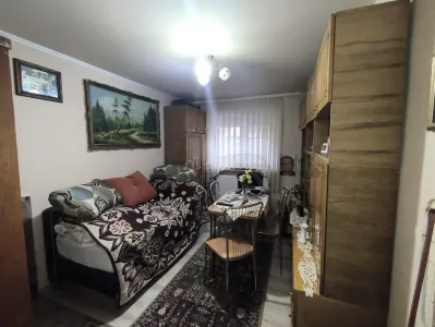Resita Casa Muncitoresc Zona Fosta Baie Comunala - foto 5