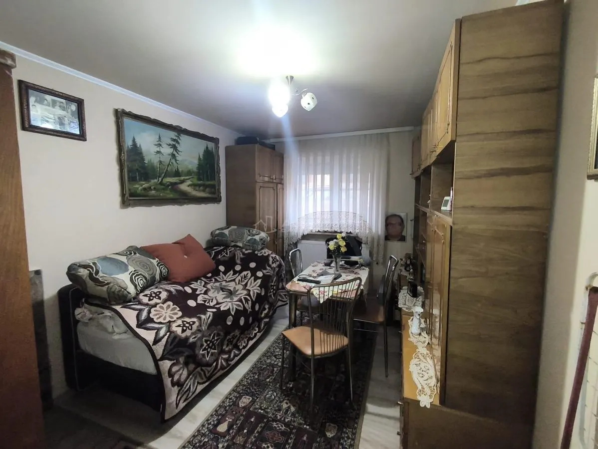 Resita Casa Muncitoresc Zona Fosta Baie Comunala - foto 5