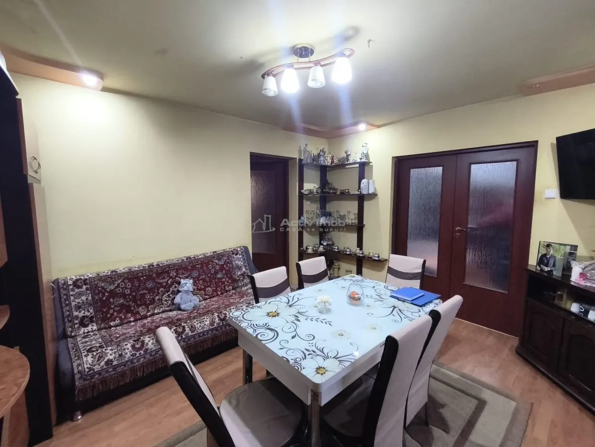 Resita Casa Muncitoresc Zona Fosta Baie Comunala - foto 7