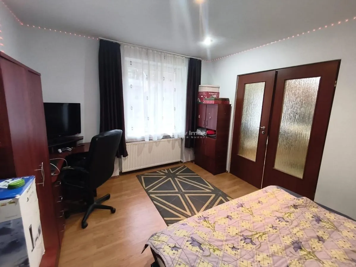 Resita Casa Muncitoresc Zona Fosta Baie Comunala - foto 8