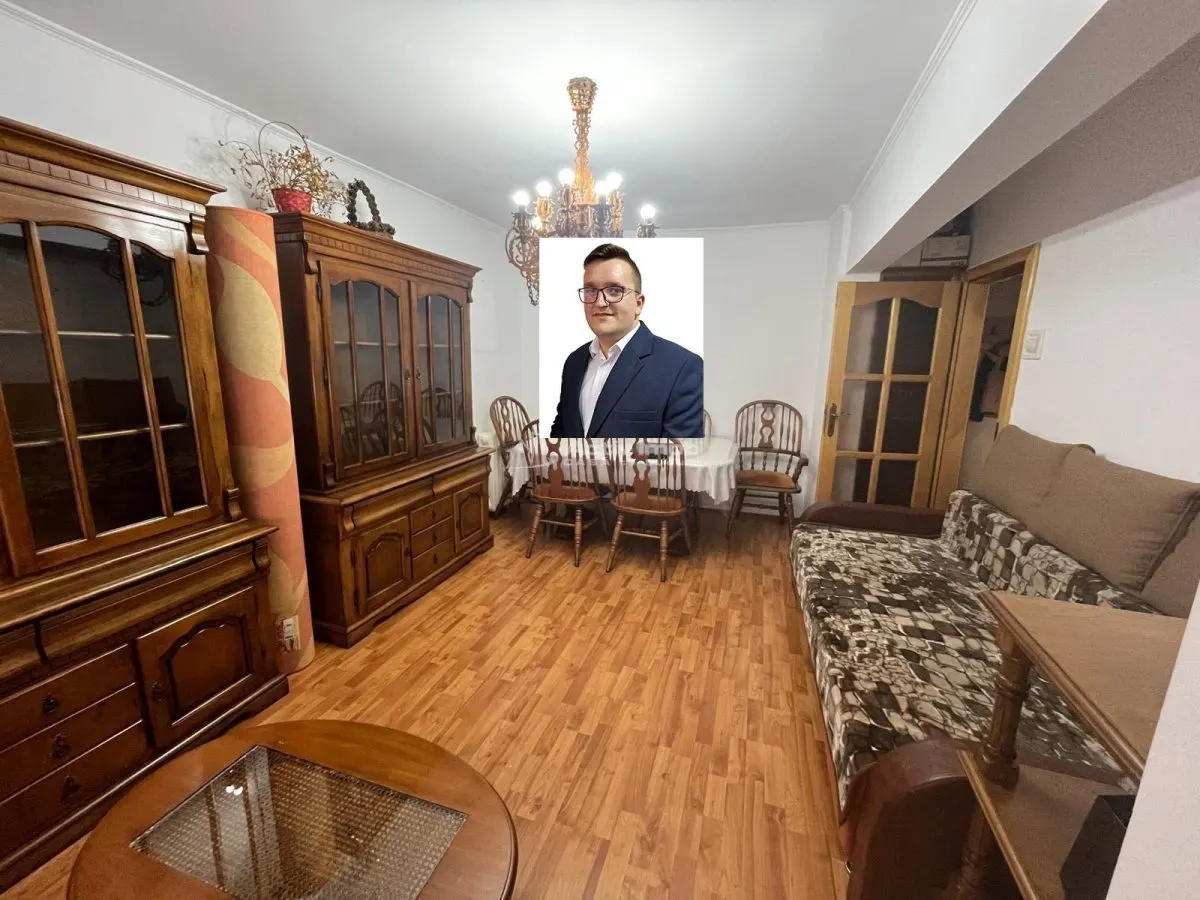 Caransebes, Apartamento 2 Dormitorios, Distribución Separada, Zona Pipirig - foto 1