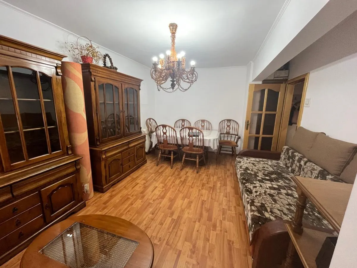 Caransebes, Apartamento 2 Dormitorios, Distribución Separada, Zona Pipirig - foto 10
