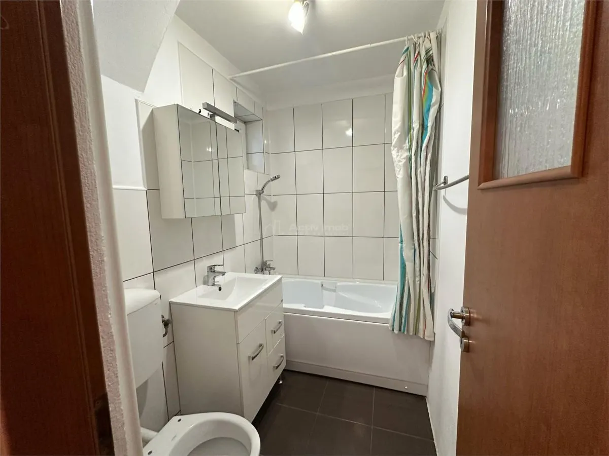 Resita, Appartement 2 Chambres à Vendre ou Échanger, Rénové, Cloisonné, Lunca - foto 14
