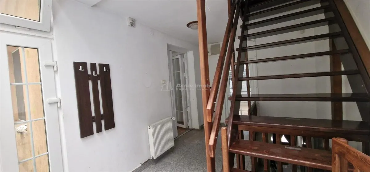 Resita Villa Individuelle, R+1+M, Zone Ancien Bain Public, 325 m² - foto 15