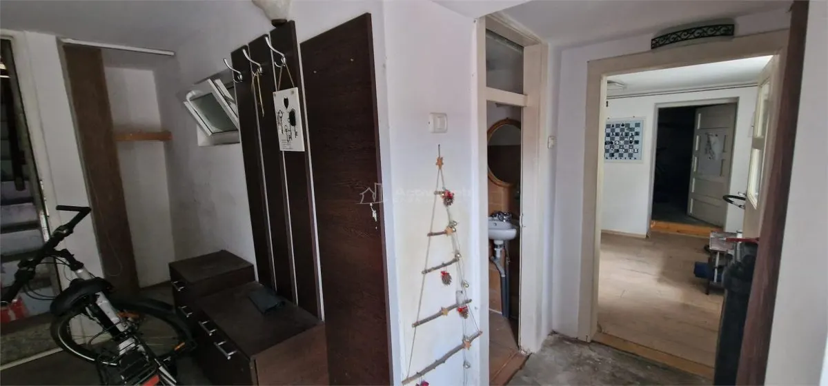 Resita Villa Individuelle, R+1+M, Zone Ancien Bain Public, 325 m² - foto 17