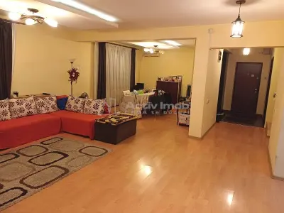 House / villa for sale 190 sqm in Bucuresti, Prelungirea Ghencea area - foto 6