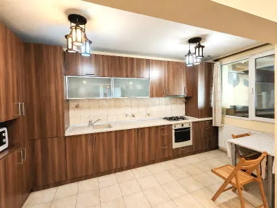 House / villa for sale 190 sqm in Bucuresti, Prelungirea Ghencea area - foto 7
