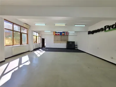 一楼+1+2层+夹层办公/商业空间 - 17房间 - 793平米 - 革命英雄街 - foto 13