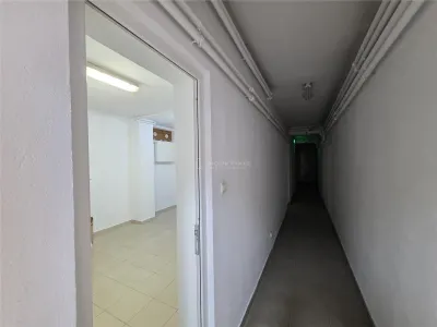 一楼+1+2层+夹层办公/商业空间 - 17房间 - 793平米 - 革命英雄街 - foto 4