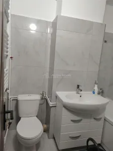 Appartement 2 Pièces Récemment Rénové à Louer – Quartier Pavcom - foto 3