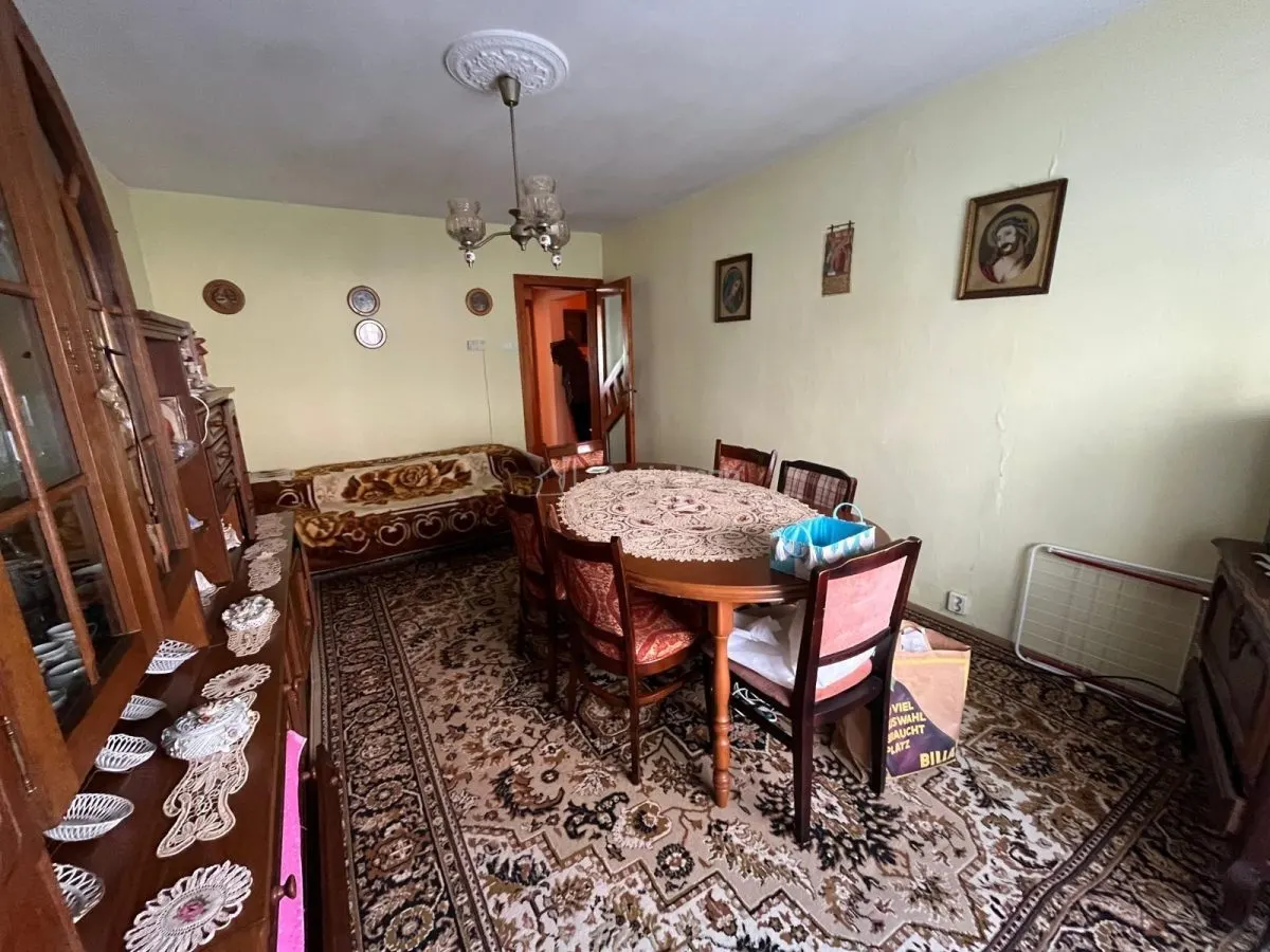 Caransebes, Apartamento de 3 Dormitorios, Amueblado y Equipado, Zona Pipirig - foto 2