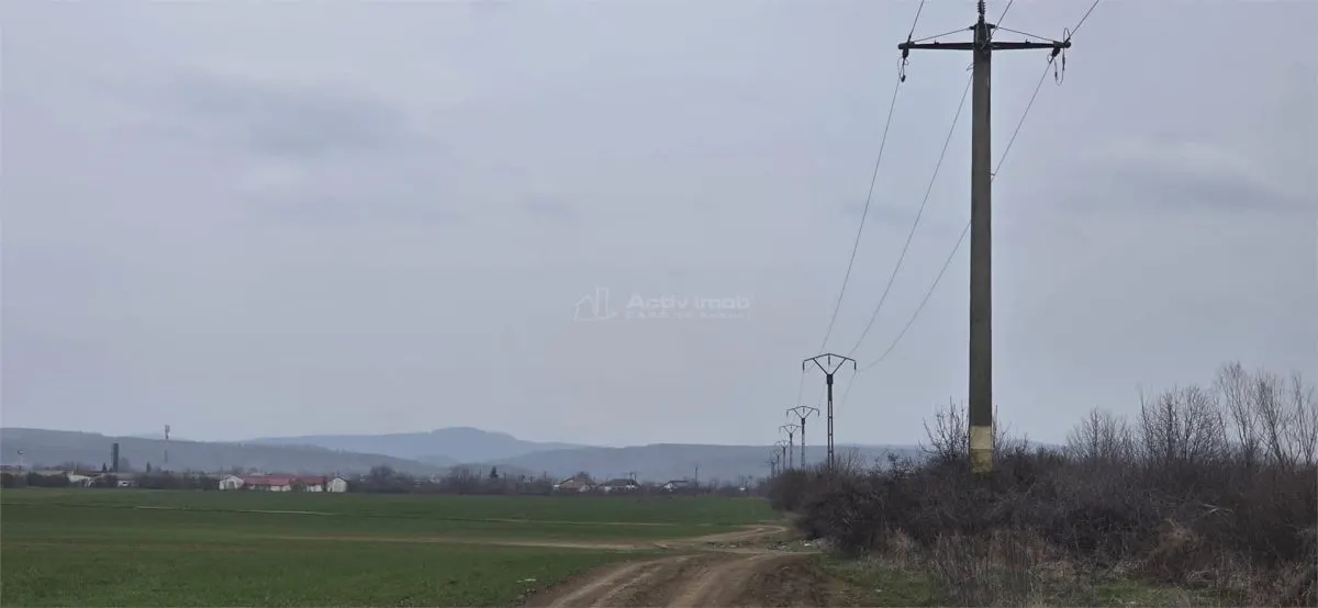 Terreno Rústico 7.900 m² en Venta, Zona Parapet, Târgoviște - foto 2