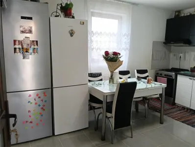 House / villa for sale 240 sqm in Popesti - foto 16