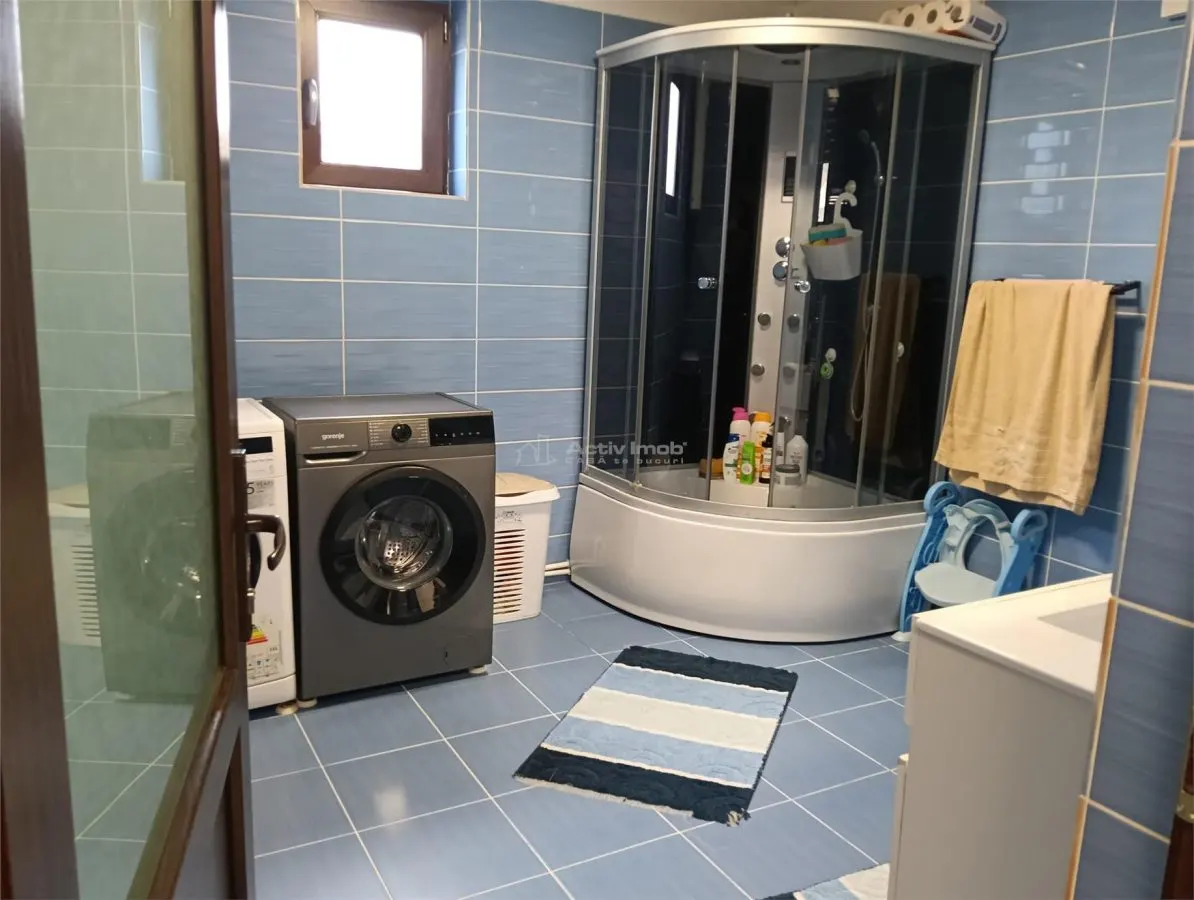 House / villa for sale 240 sqm in Popesti - foto 9