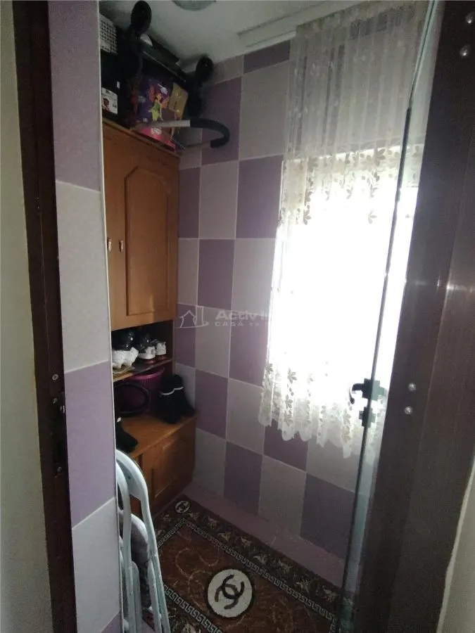 Casa de 3 Dormitorios en Venta, Zona Liceul Carabella, Târgoviște - foto 14
