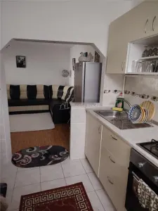 Casa de 3 Dormitorios en Venta, Zona Liceul Carabella, Târgoviște - foto 3