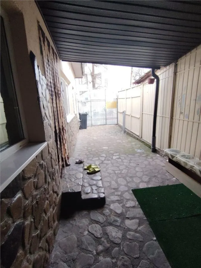 Casa de 3 Dormitorios en Venta, Zona Liceul Carabella, Târgoviște - foto 5
