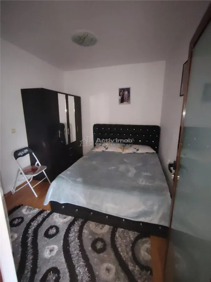 Casa de 3 Dormitorios en Venta, Zona Liceul Carabella, Târgoviște - foto 6
