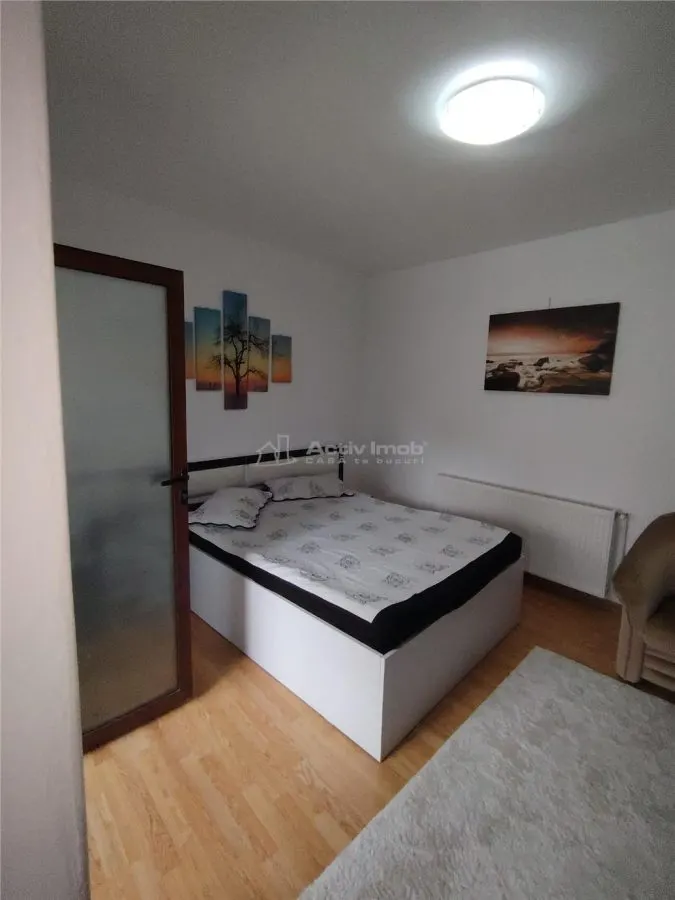 Casa de 3 Dormitorios en Venta, Zona Liceul Carabella, Târgoviște - foto 7