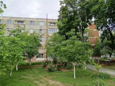 Appartement 2 Chambres en Zone Centrale de Moldova Noua - foto 12