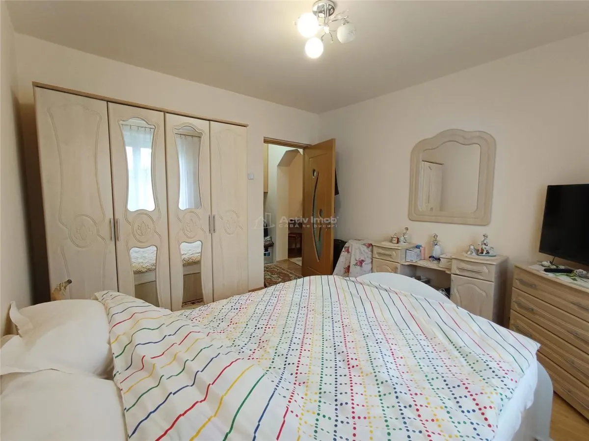 Appartement 2 Chambres en Zone Centrale de Moldova Noua - foto 6
