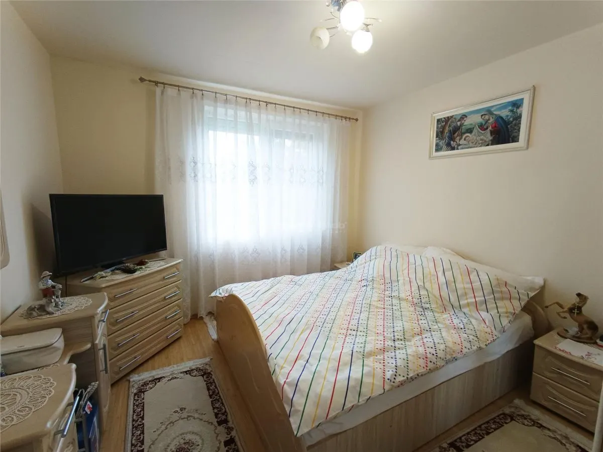 Appartement 2 Chambres en Zone Centrale de Moldova Noua - foto 7