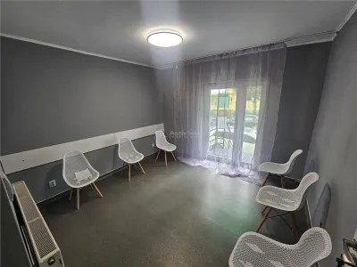 Resita, Apartamento 3 Dormitorios, Planta Baja Elevada, Micro 4, Apto para Oficinas - foto 3