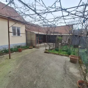 Bocsa Vasiova : Maison Familiale Charmante avec Jardin - foto 17