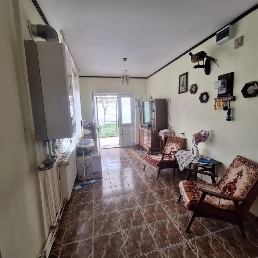 Bocsa Vasiova : Maison Familiale Charmante avec Jardin - foto 4