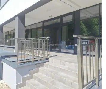 Baia Mare Alquiler Comercial | Local Nuevo | Ubicación Central - Baia Mare