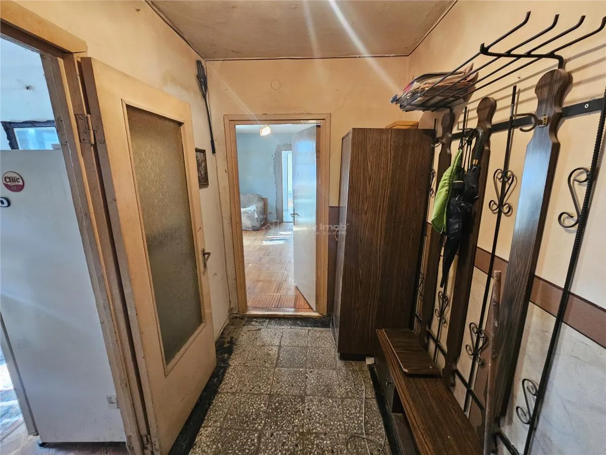 Apartment with 2 bedrooms for sale 56 sqm in Resita, Micro III area - foto 19