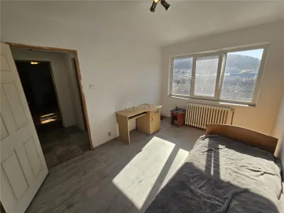Apartment with 2 bedrooms for sale 56 sqm in Resita, Micro III area - foto 4