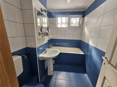 Apartment with 2 bedrooms for sale 56 sqm in Resita, Micro III area - foto 8