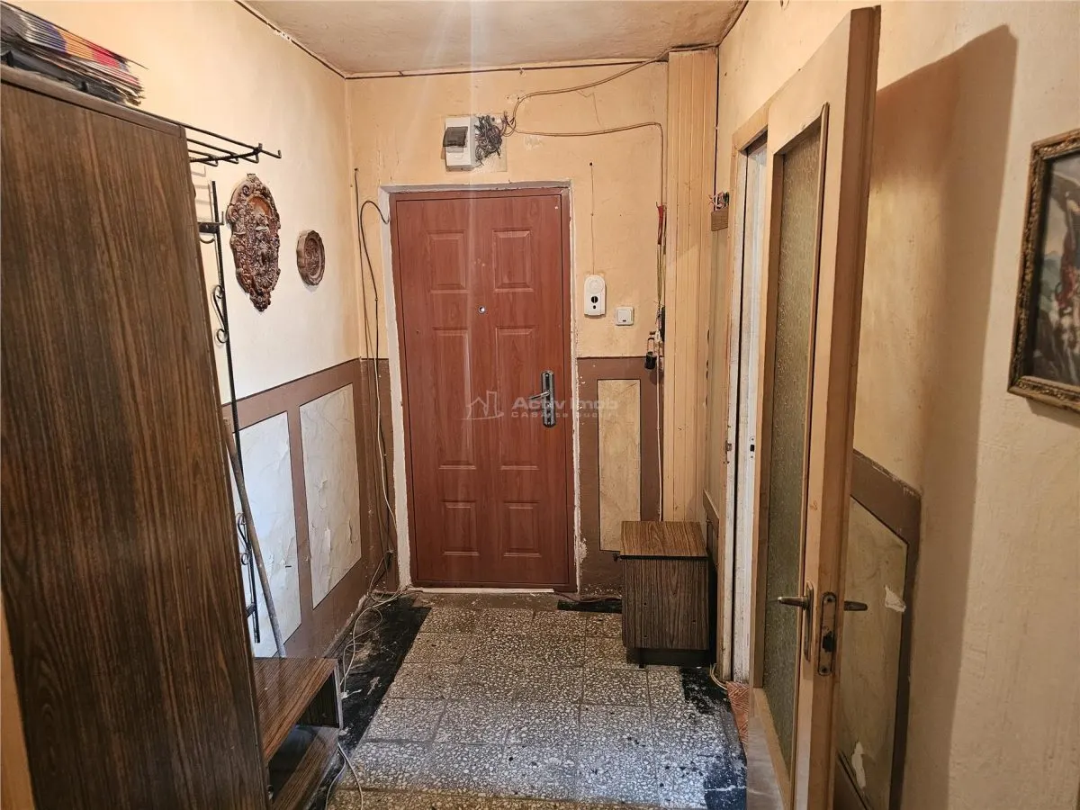Apartment with 2 bedrooms for sale 56 sqm in Resita, Micro III area - foto 9