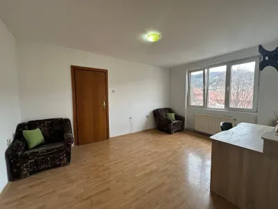 Resita, Apartamento de 3 Dormitorios, Semiabierto, Zona Central - Resita
