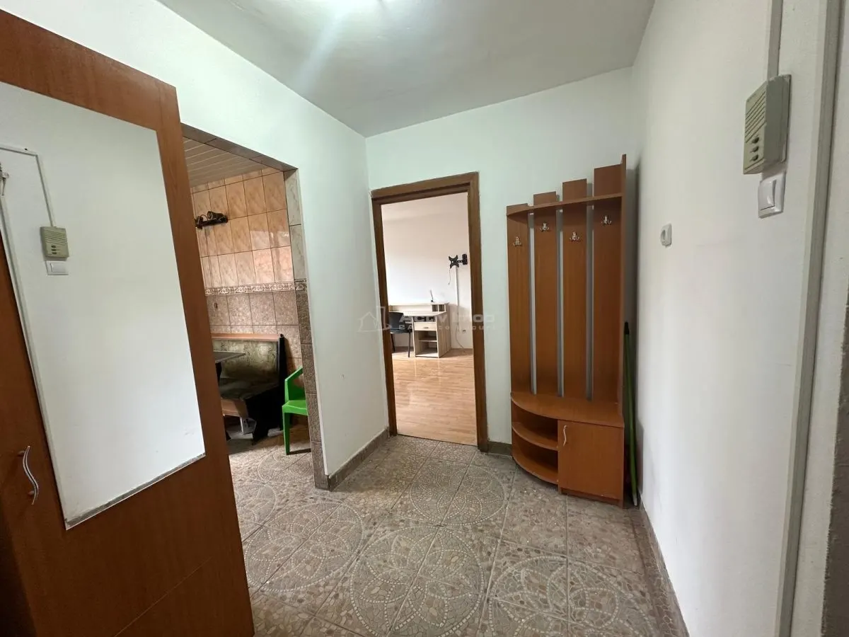Resita, Apartamento de 3 Dormitorios, Semiabierto, Zona Central - foto 12