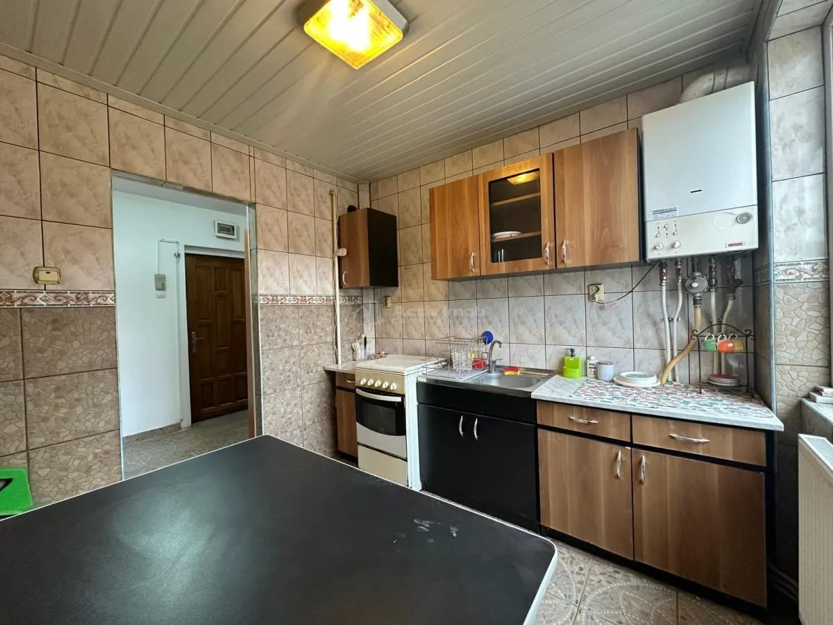 Resita, Apartamento de 3 Dormitorios, Semiabierto, Zona Central - foto 20