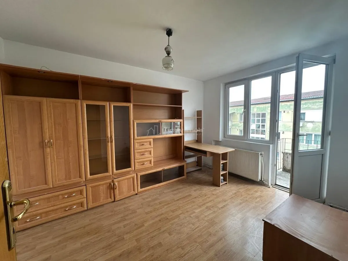 Resita, Apartamento de 3 Dormitorios, Semiabierto, Zona Central - foto 3