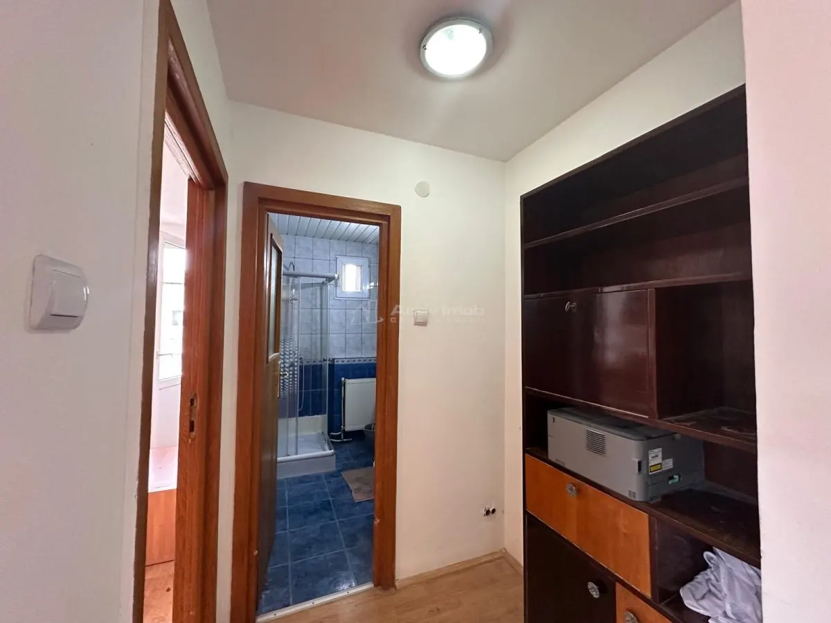 Resita, Apartamento de 3 Dormitorios, Semiabierto, Zona Central - foto 25
