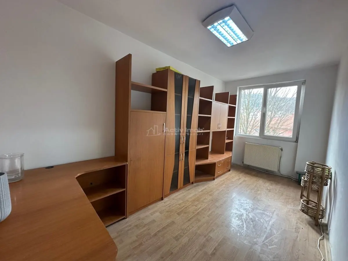 Resita, Apartamento de 3 Dormitorios, Semiabierto, Zona Central - foto 5