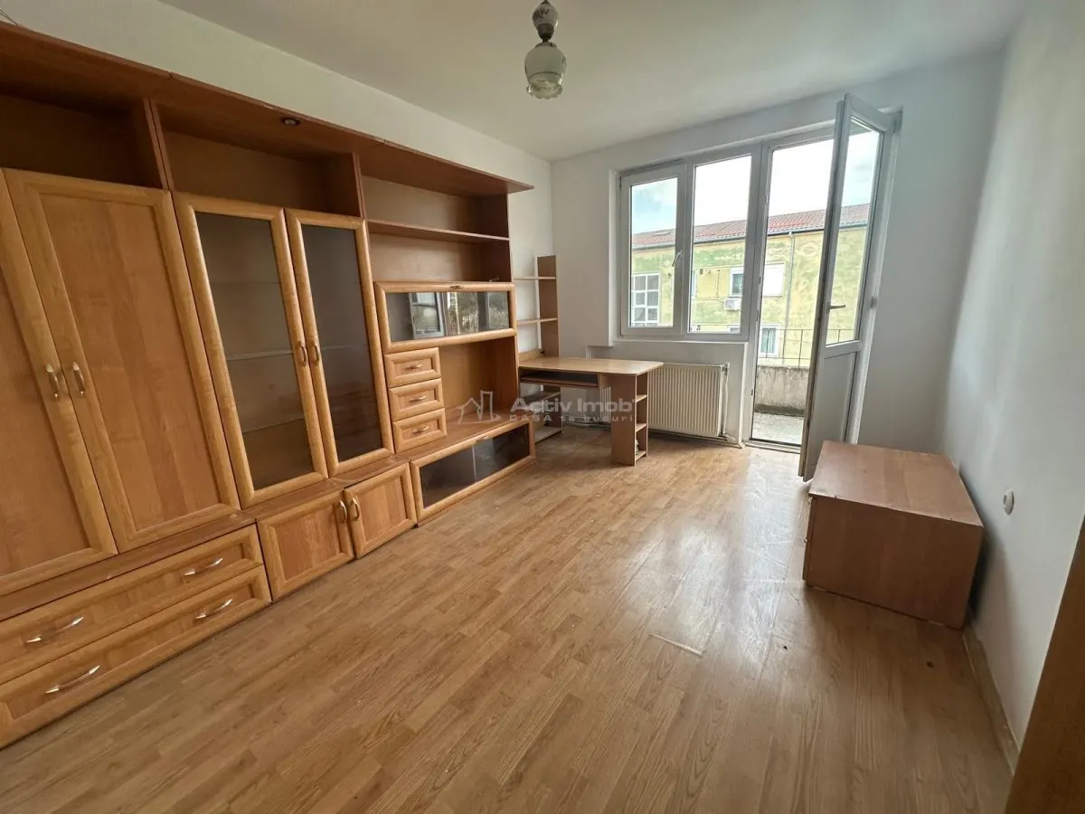 Resita, Apartamento de 3 Dormitorios, Semiabierto, Zona Central - foto 6