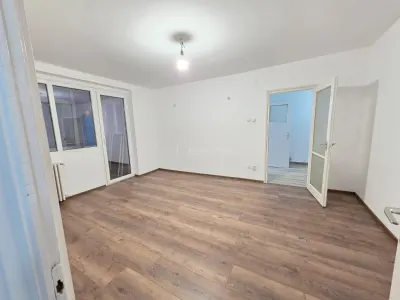 Appartement 3 Pièces - Maior Coravu - Vatra Luminoasa - foto 2