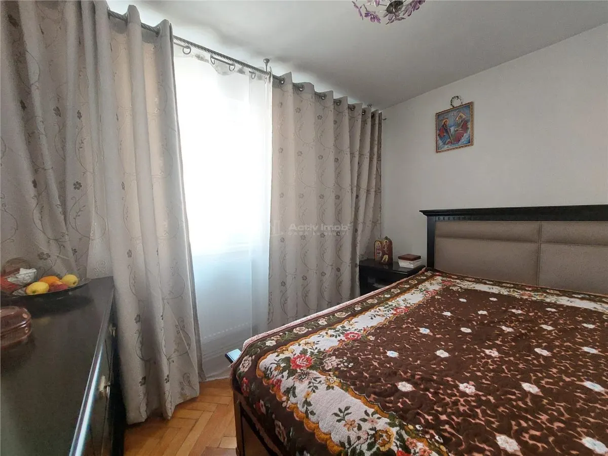Exclusive 4-Bedroom Apartment, 60 sqm, 3rd Floor, Republicii Street, CFR Zone - foto 2