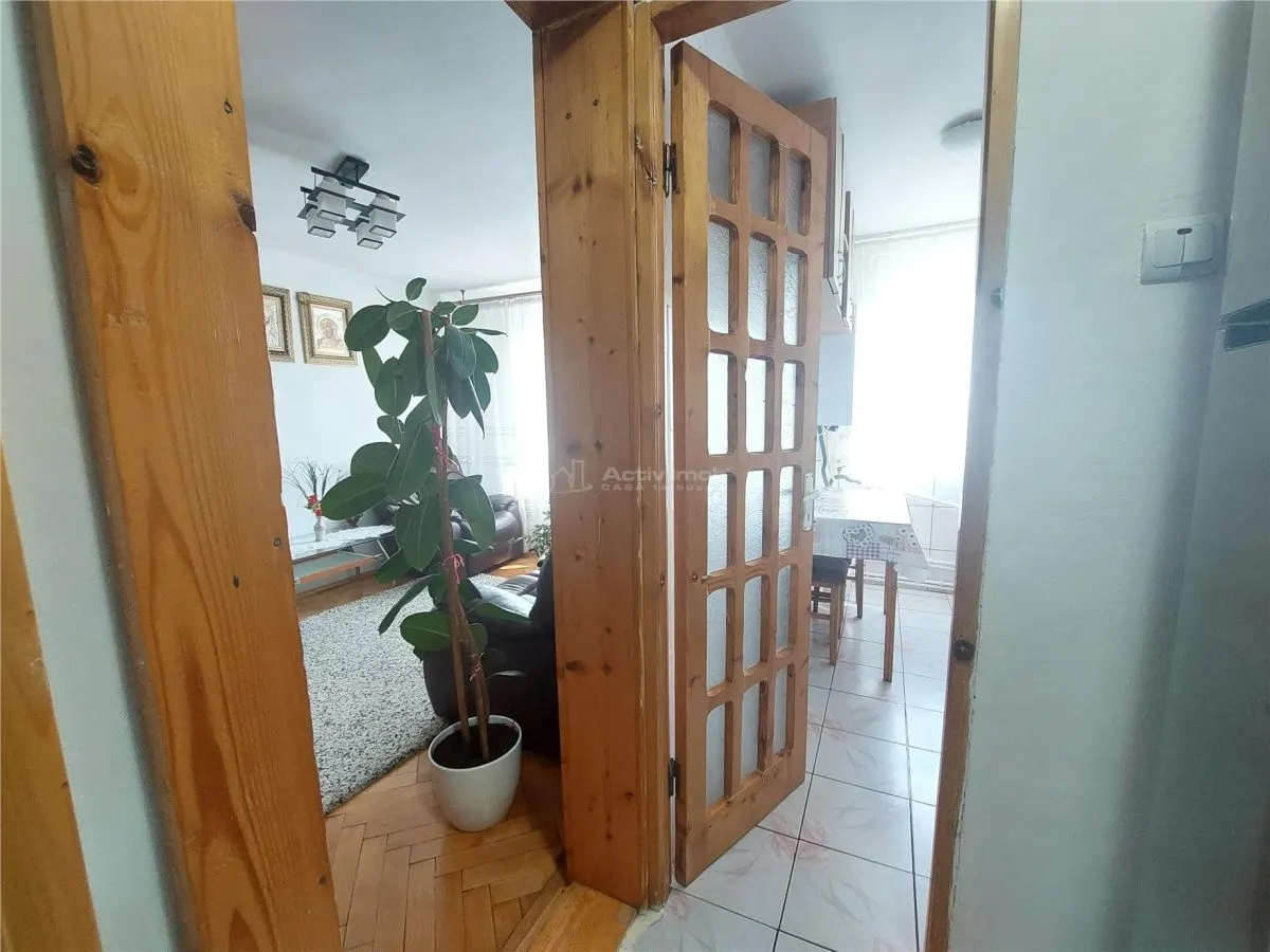 Exclusive 4-Bedroom Apartment, 60 sqm, 3rd Floor, Republicii Street, CFR Zone - foto 12
