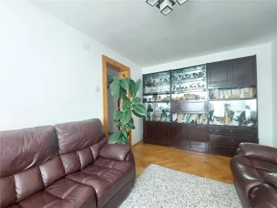Exclusive 4-Bedroom Apartment, 60 sqm, 3rd Floor, Republicii Street, CFR Zone - foto 5