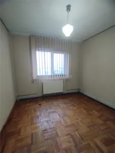 Apartament cu 4 camere, situat in zona de nord a orasului - foto 4