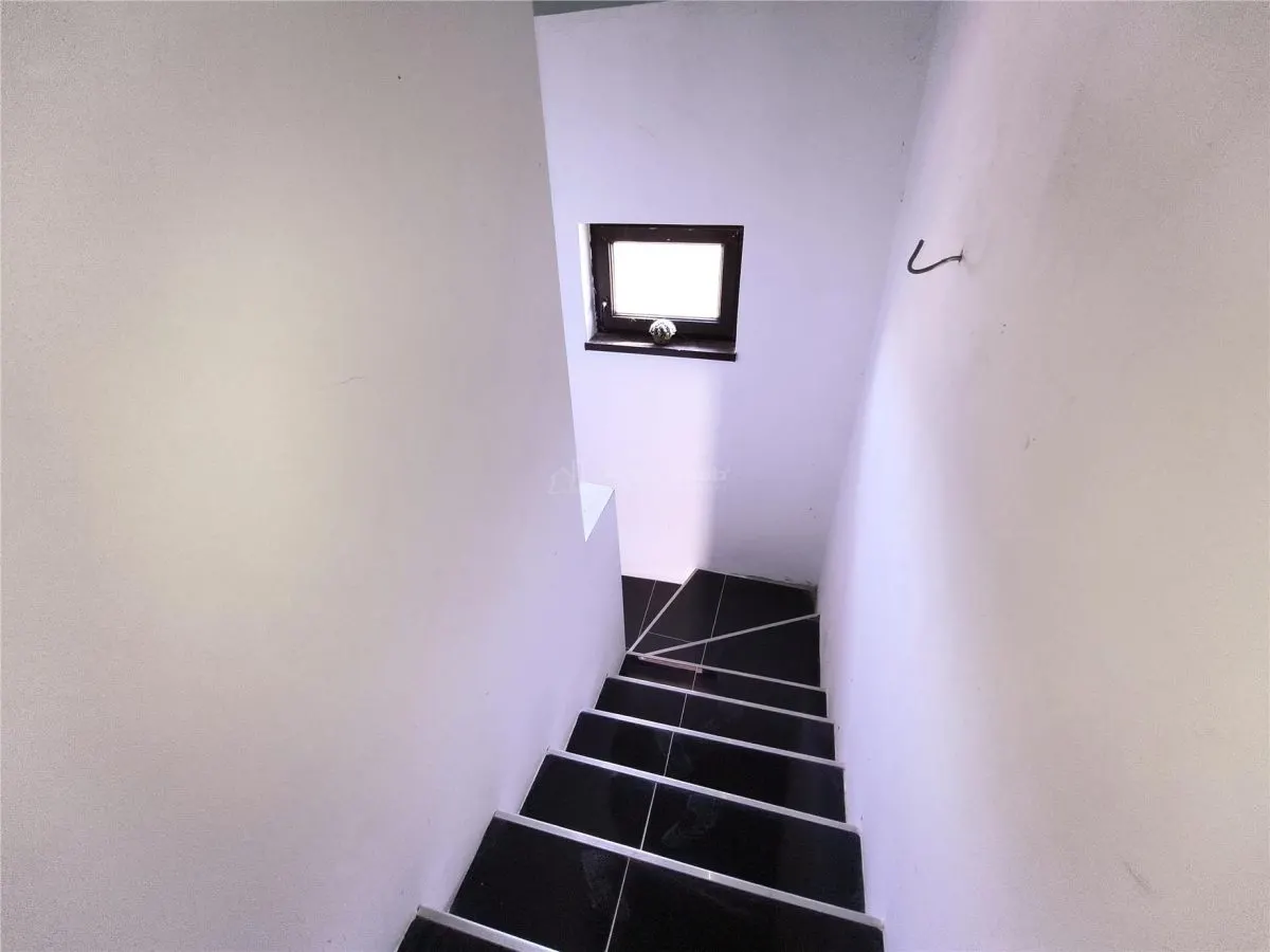 Maison Individuelle à Vendre à Talmaciu - foto 4