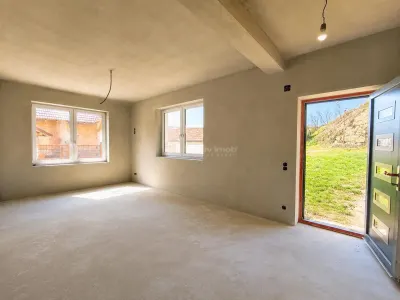 Maison Moderne Neuve à Vendre à Sadu - Sadu