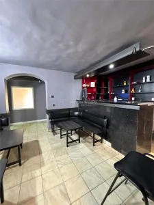 Opportunité – Local Commercial RDC + Étage - foto 3
